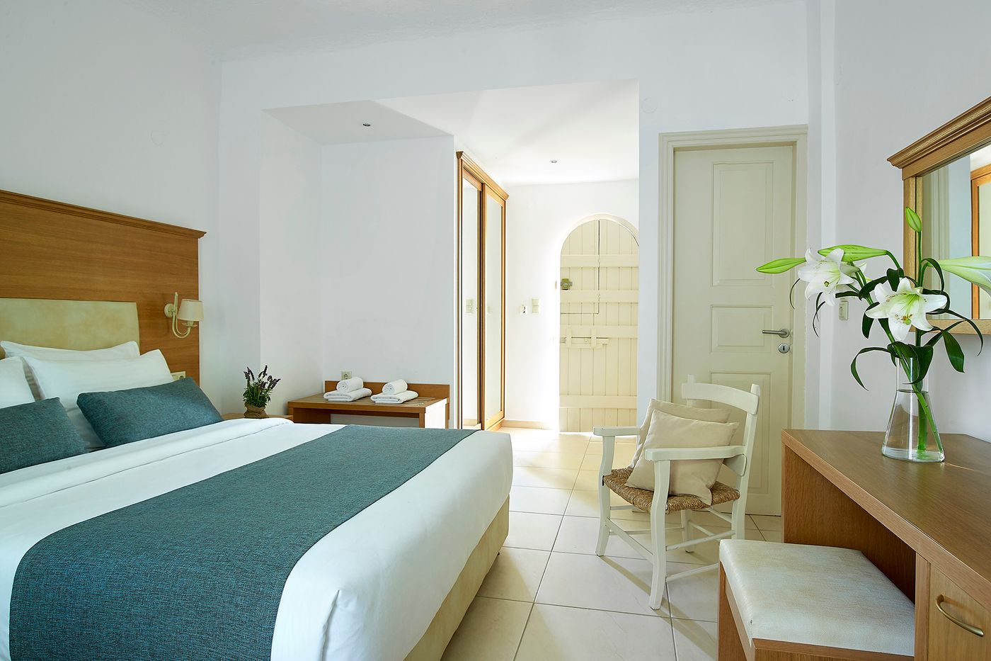 CHC-Coriva-Beach-Room-22