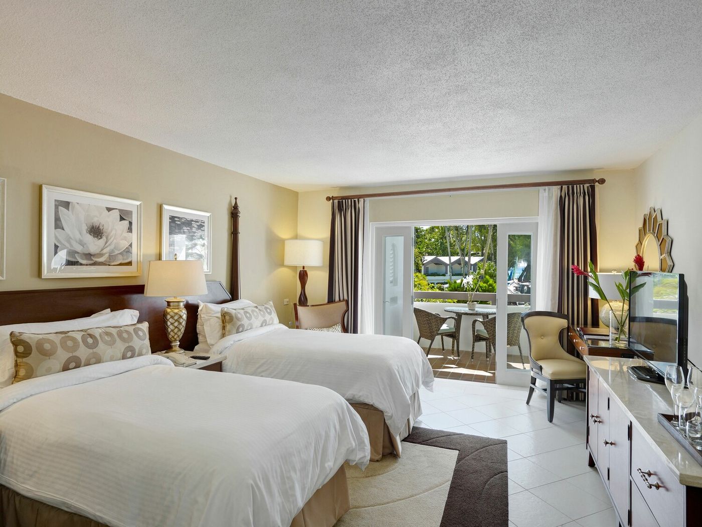 22/08/24 - Colony Club by Elegant Hotels