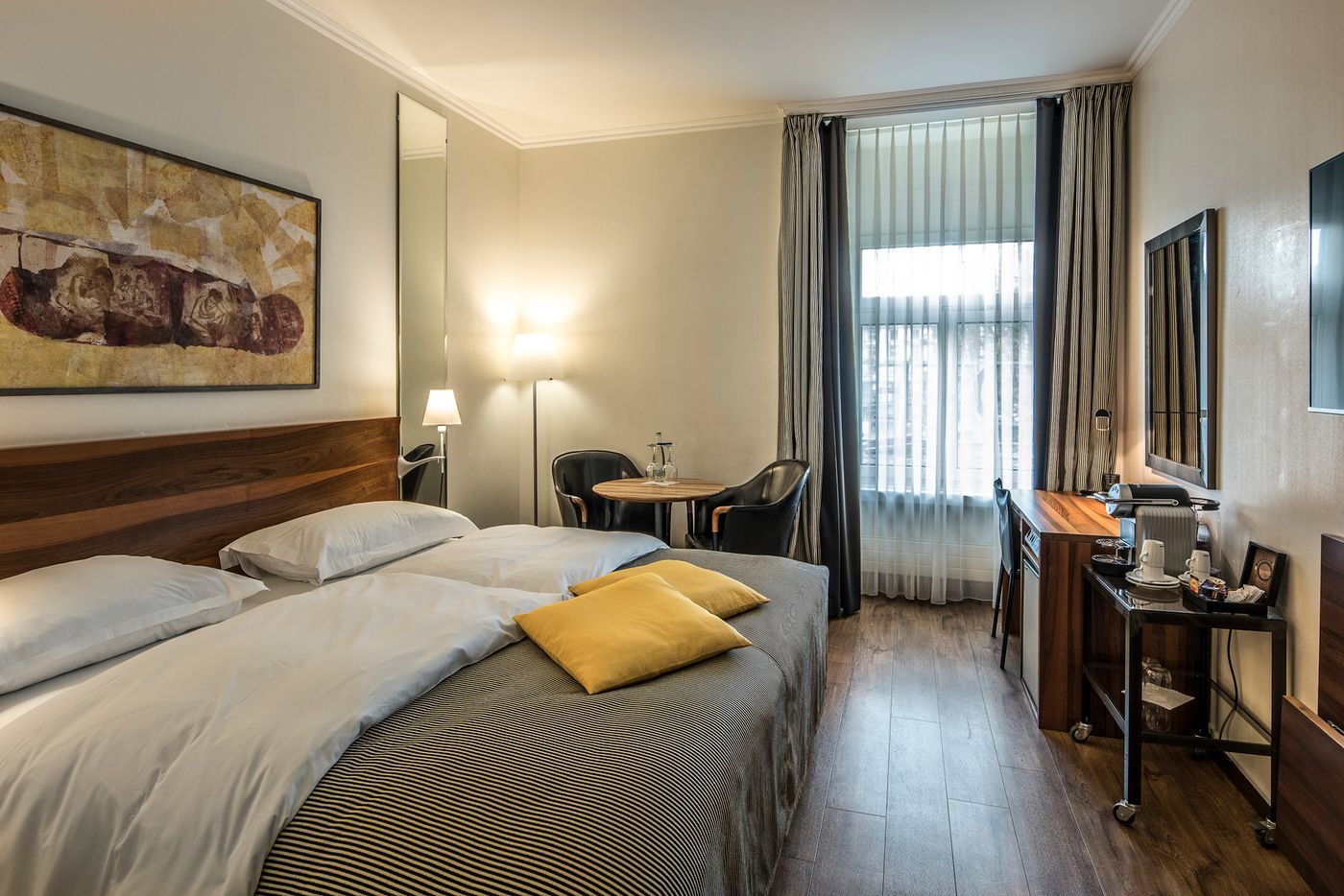 Central Plaza Hotel-Switzerland-ZURICH-Room-9
