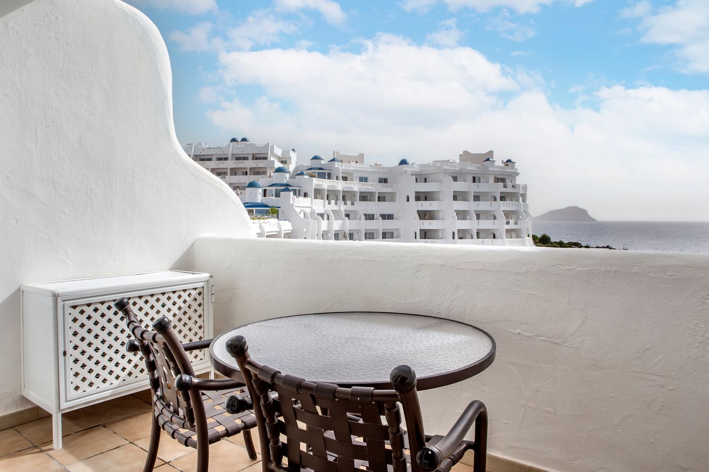 Santa-Barbara-Golf---Ocean-Club-Room-58