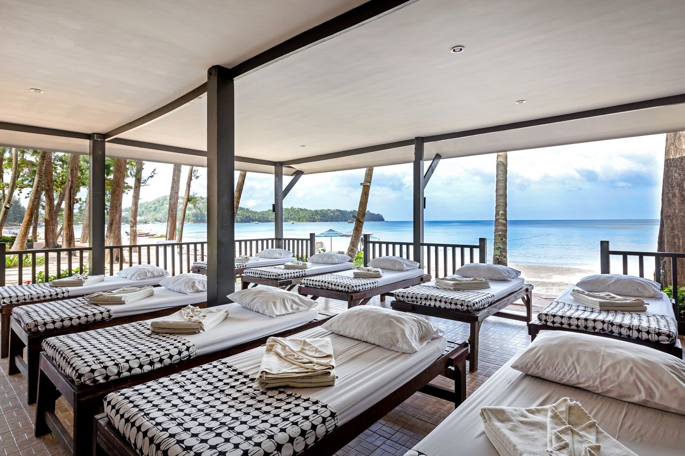 Sunwing-Bangtao-Beach-Sports-and-Entertainment-78