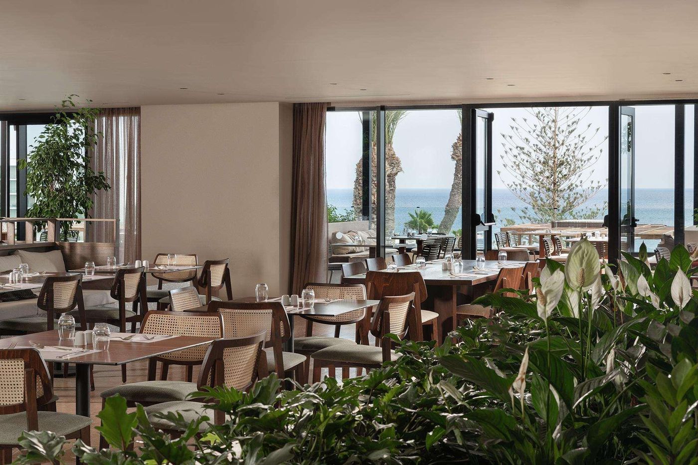 Helea-Lifestyle-Beach-Resort-Restaurant-47
