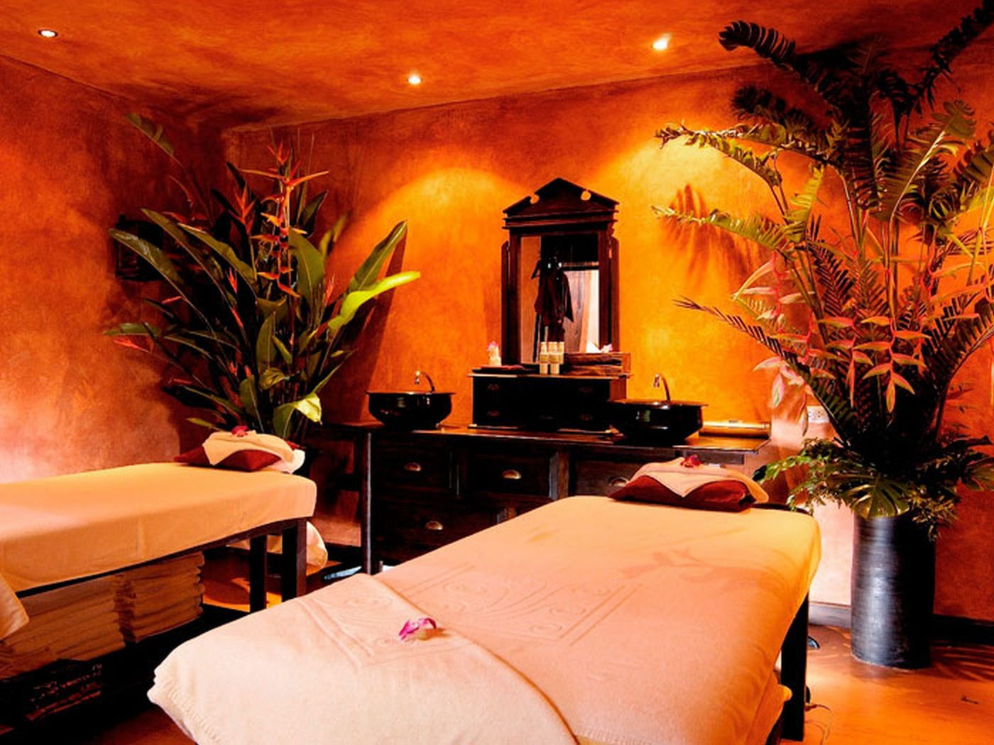 Horizon-Patong-Beach-Resort---Spa-Sports-and-Entertainment-31