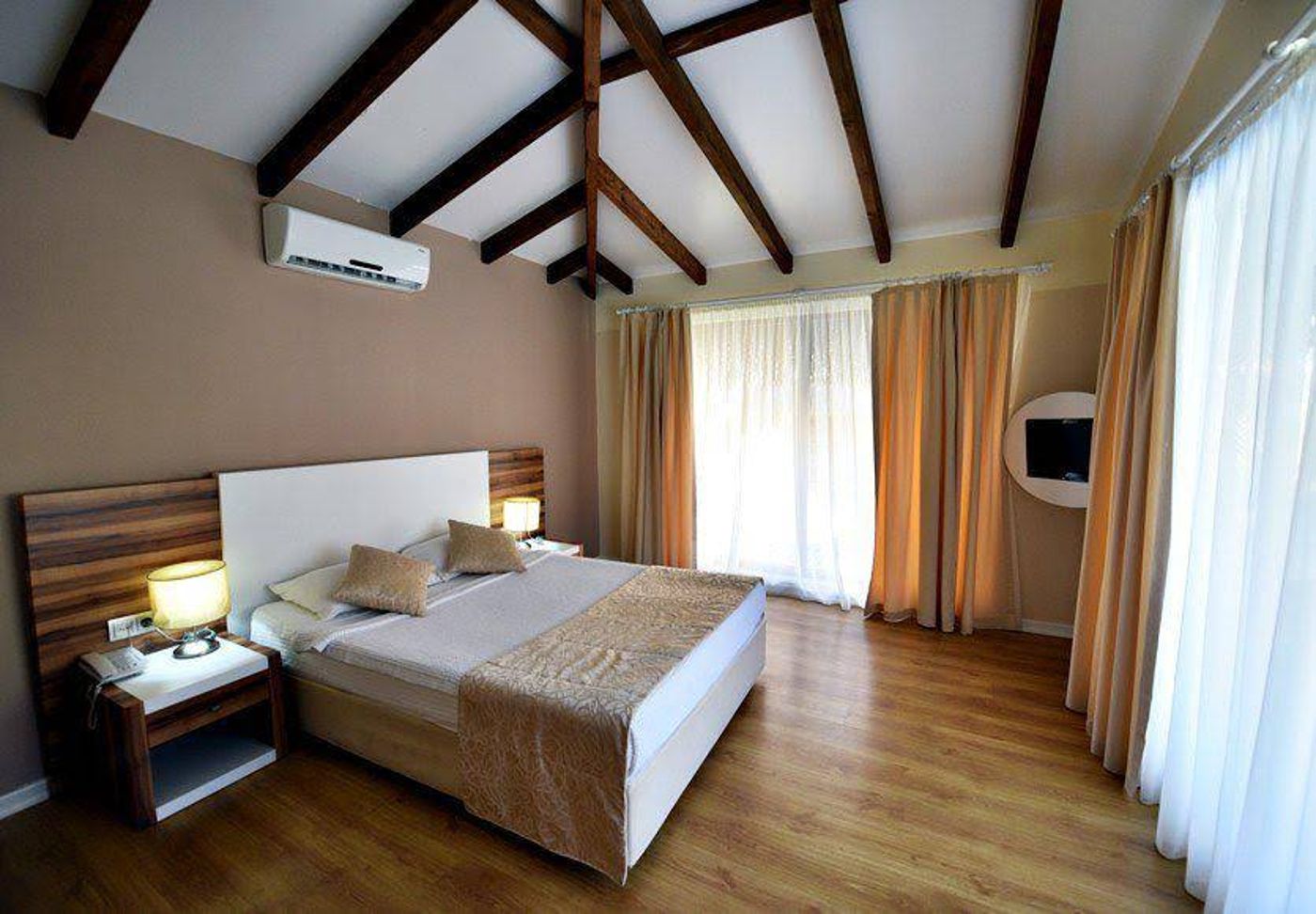 Sahra-Su-Holiday-Village---Spa-Room-36