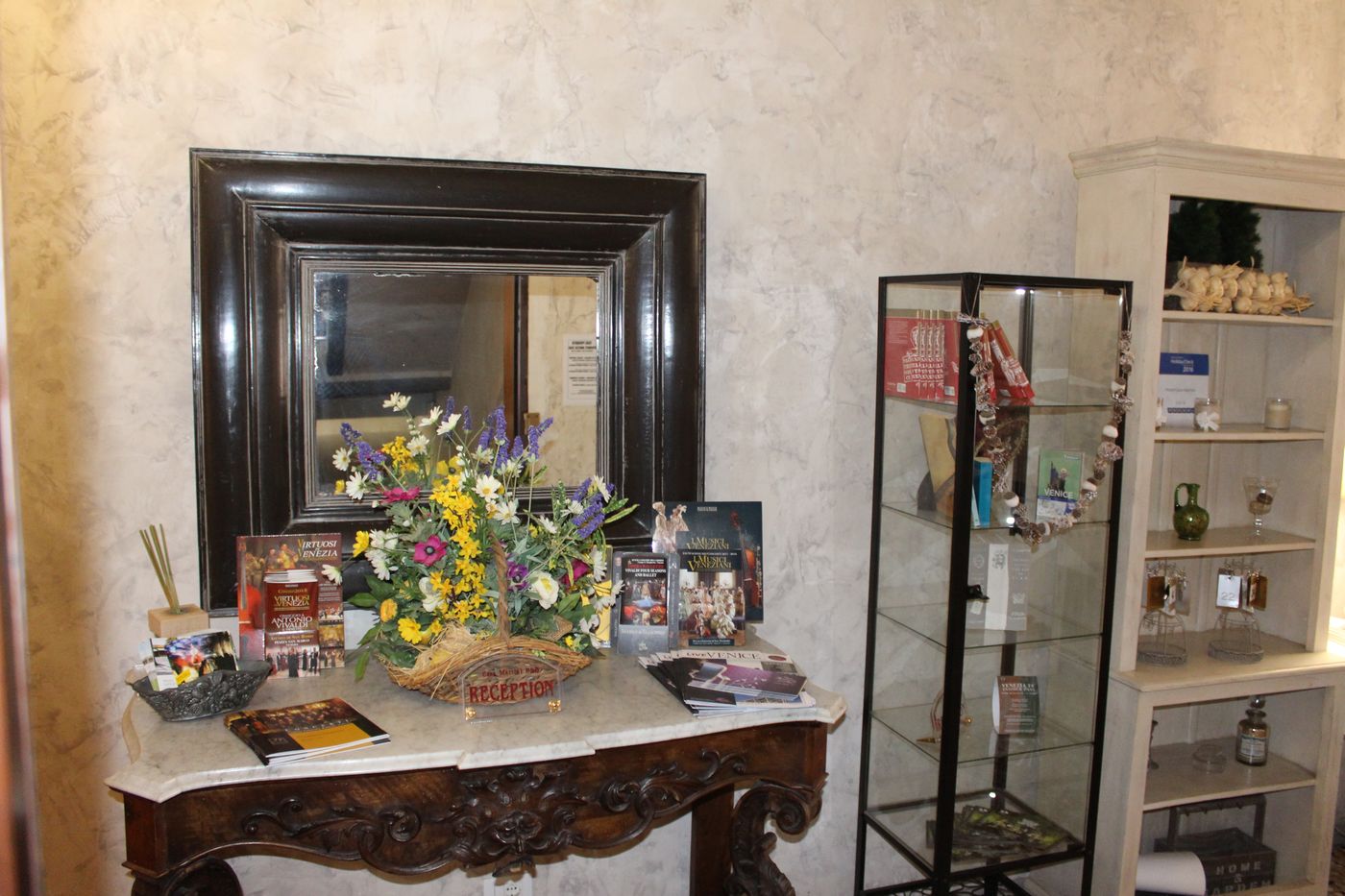 Casa-Martini-Lobby-7