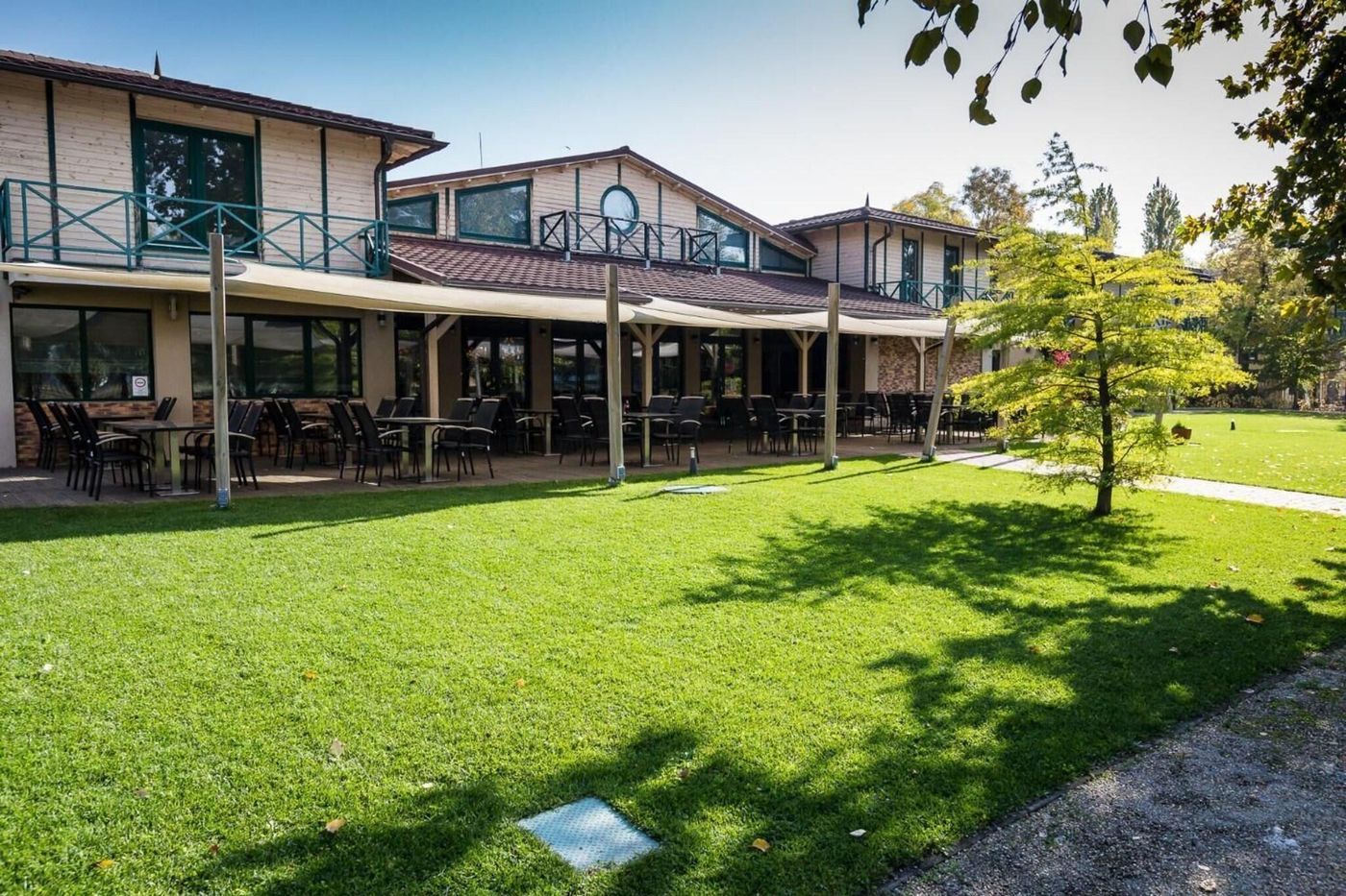 Duna-Garden-Hotel-General-view-2