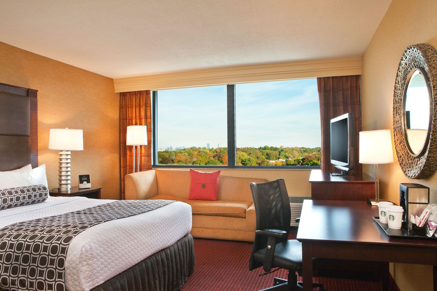 Crowne-Plaza-Boston-Newton-Hotel-Room-9