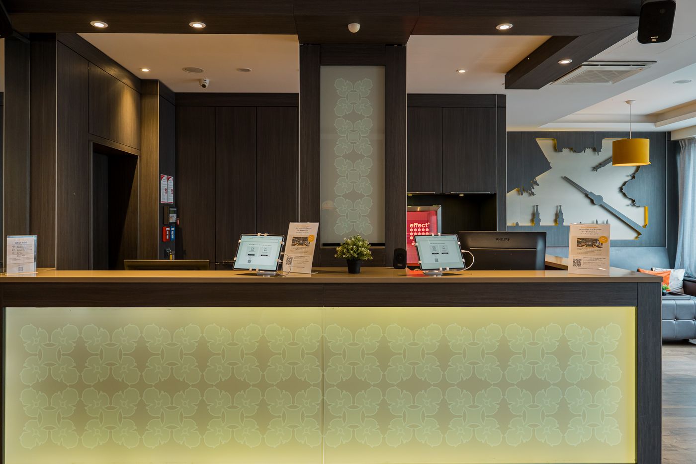 Two-Hotel-Berlin-by-Axel-Lobby-17