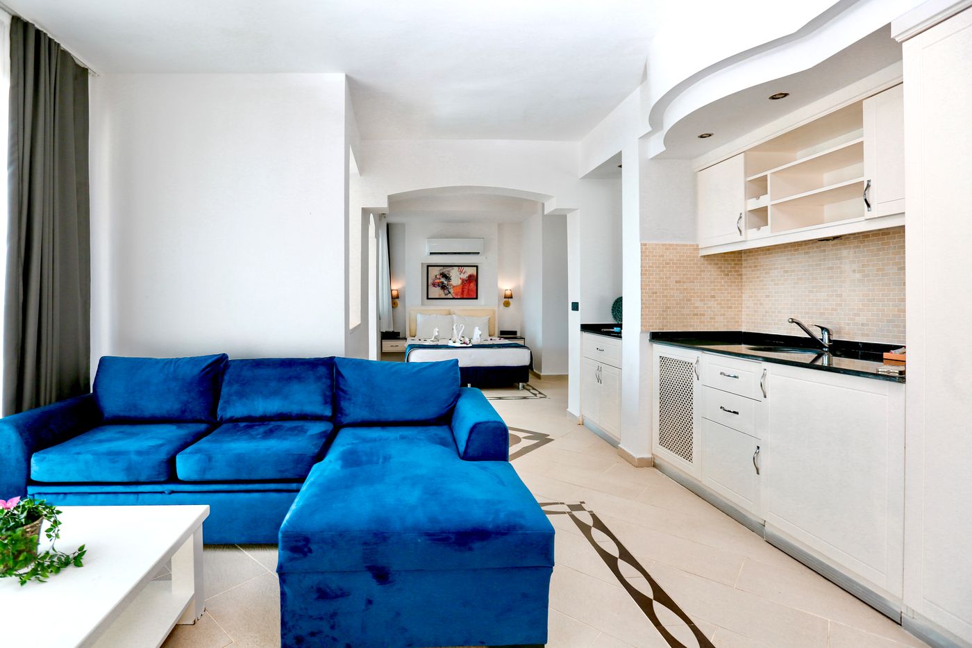 Sertil Deluxe Tropical Suites