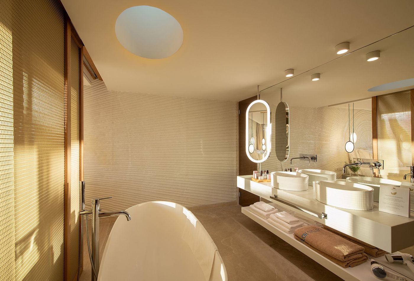 Mitsis-Rinela-Room-56