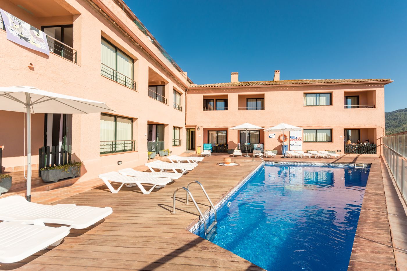 Pierre---Vacances-Villa-Roma-Pool-1