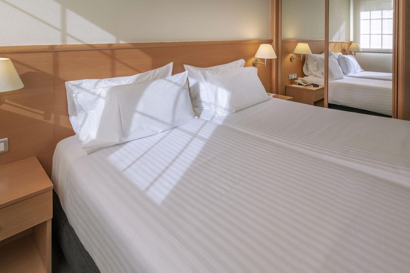 Apartamentos-Playa-De-Castelldefels-Room-34