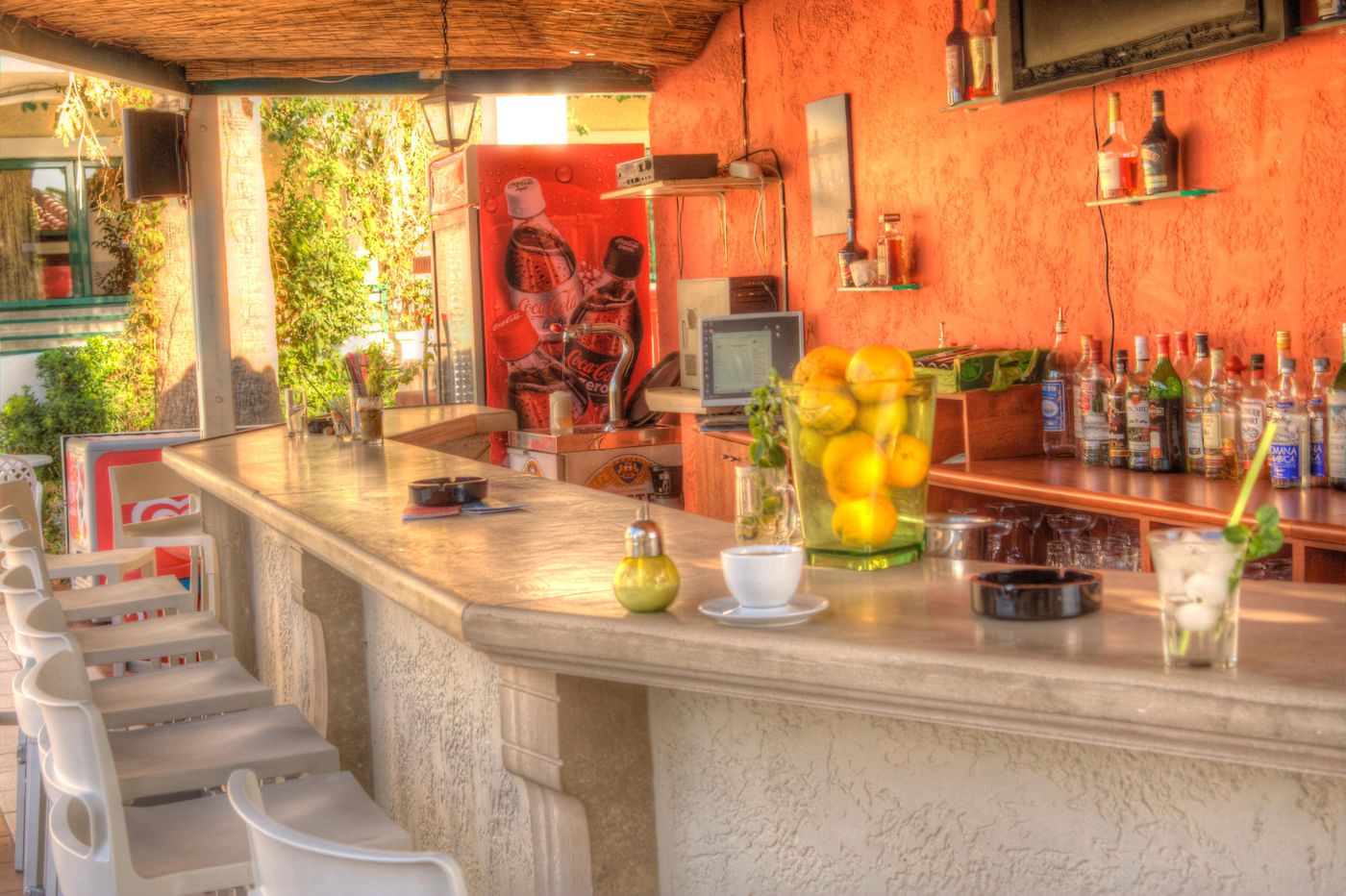 Trefon-Hotel-Apartments-Bar-16