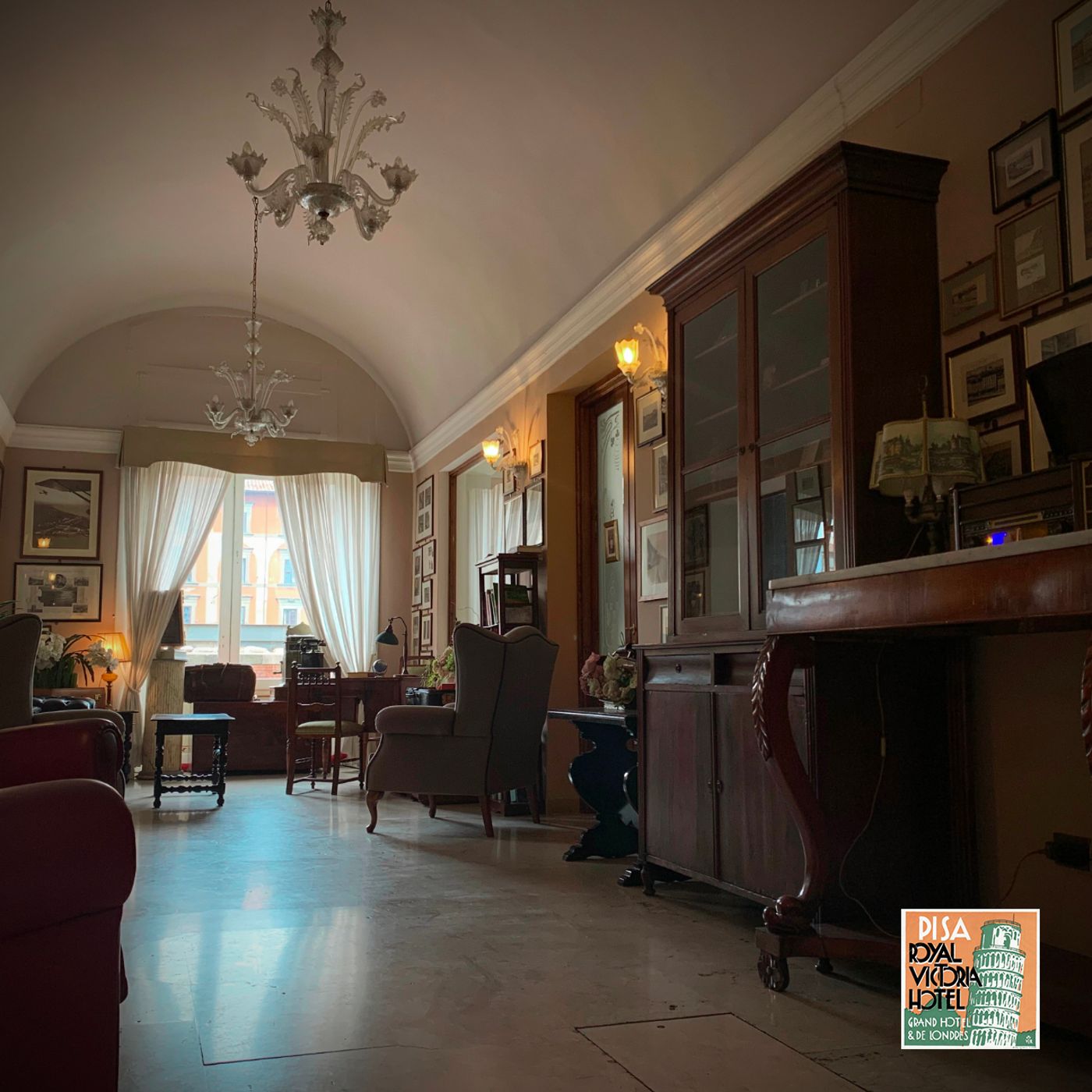 Royal-Victoria-Hotel-Lobby-16