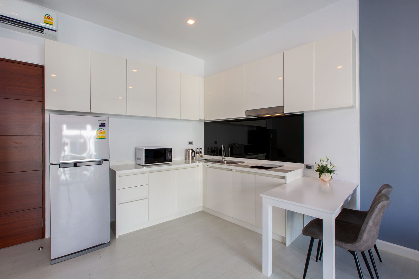 Utopia-Naiharn-Room-30