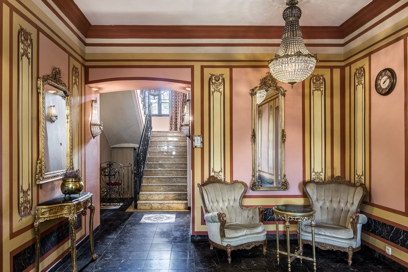 Old-Time-Aparthotel-General-view-1