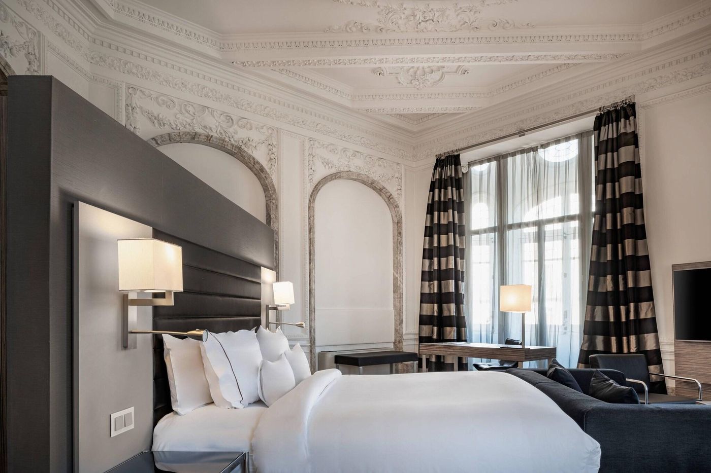 AC-Hotel-Palacio-del-Retiro-Autograph-Collection-Room-40