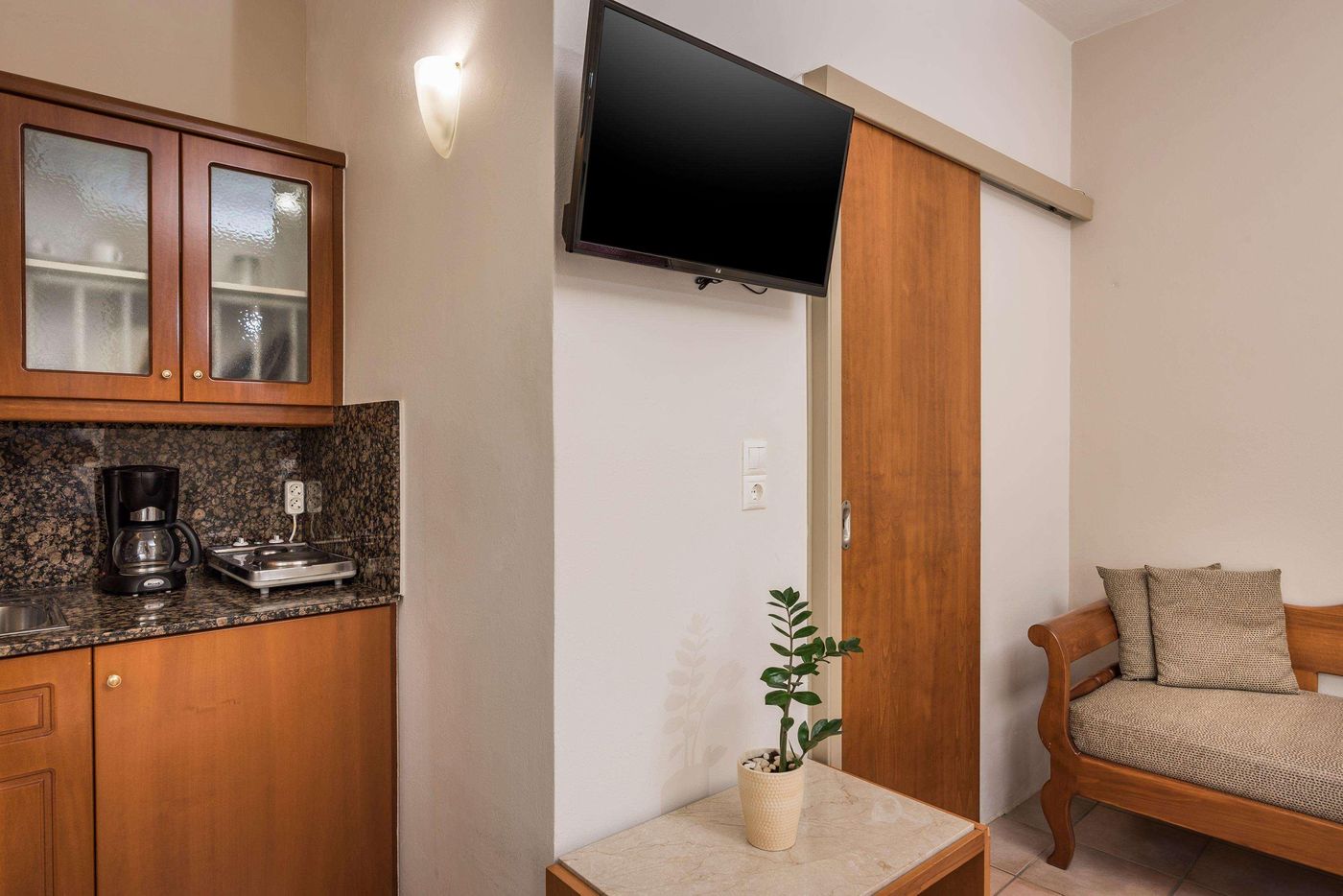 Elotis-Suites-Room-41
