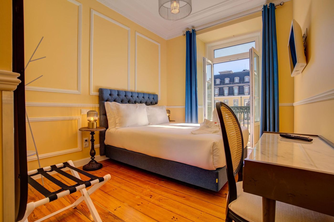 Solar-Dos-Poetas-Room-18