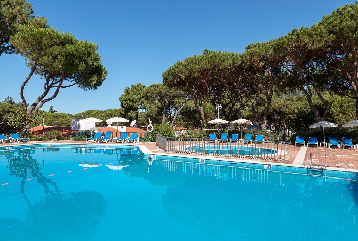 Pinhal-da-Marina-Hotel-Pool-3