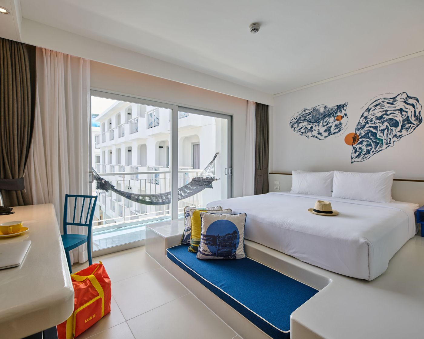 Lub-D-Phuket-Patong-Room-9