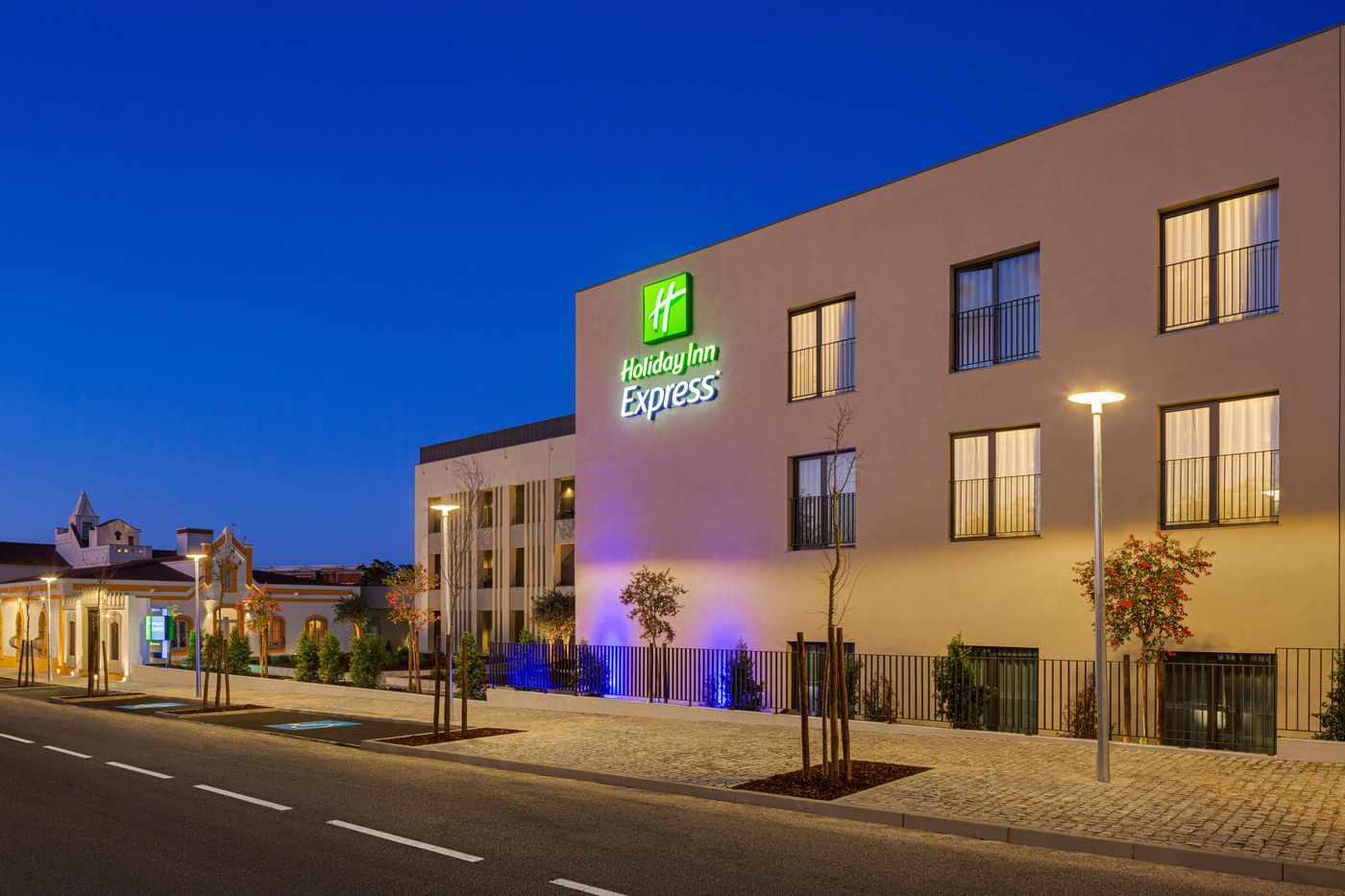 Holiday Inn Express Evora-Portugal-Evora-General view-4