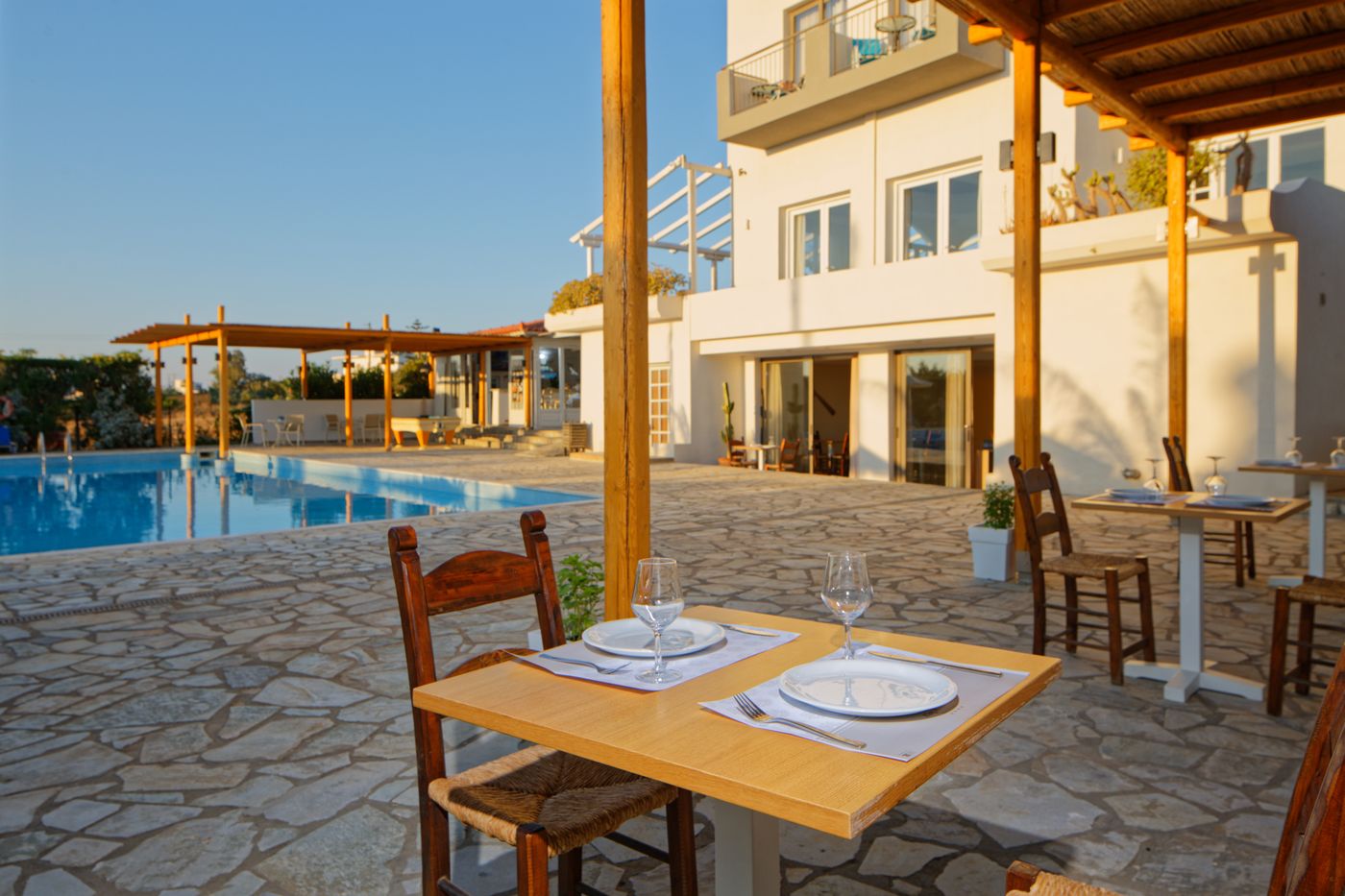 Oasis-Hotel-Restaurant-3