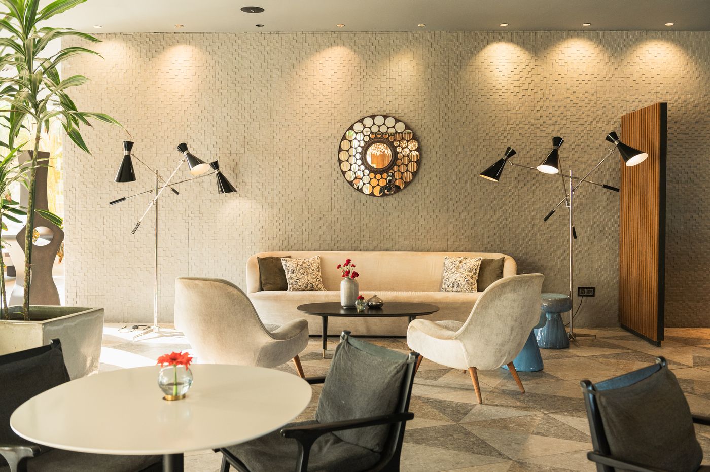 Hotel-Sir-Anthony-Lobby-31