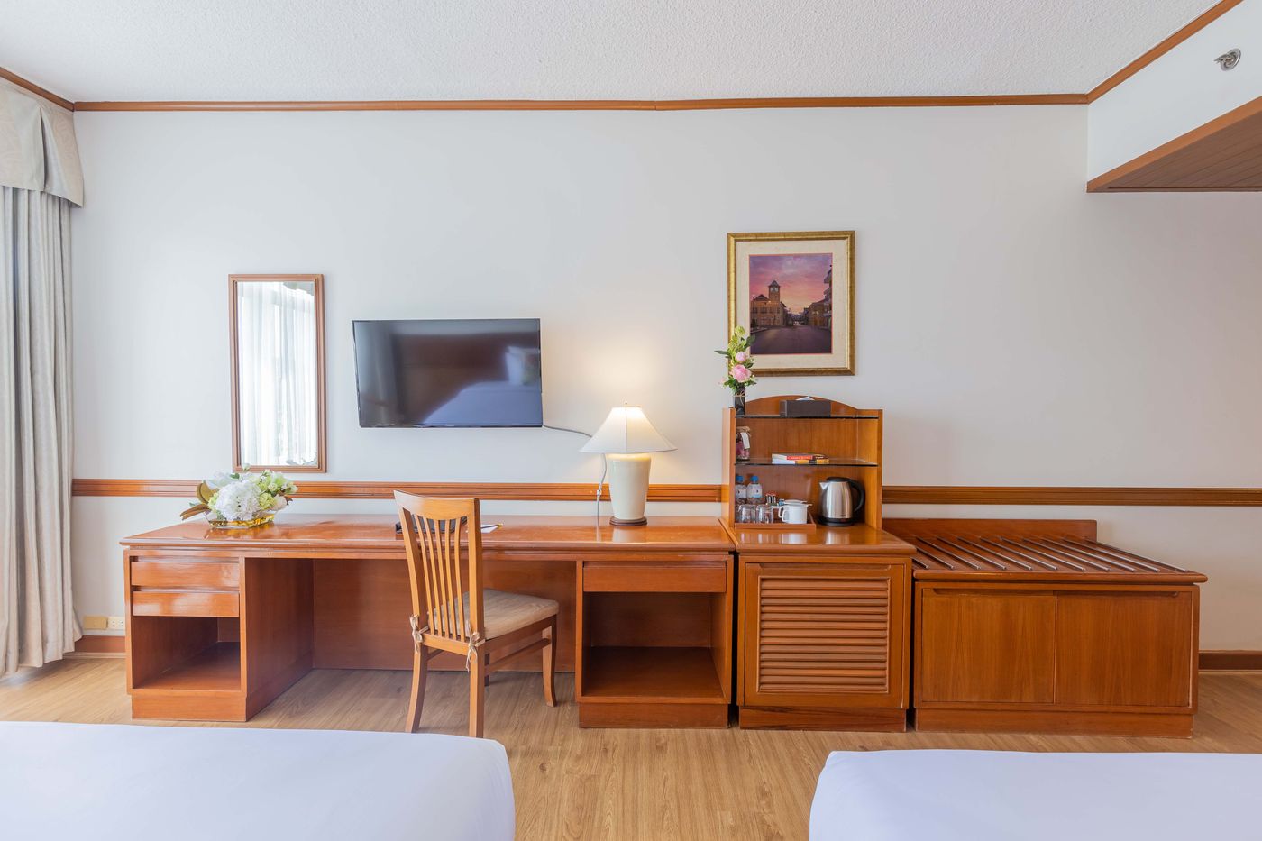 Royal-Phuket-City-Room-16