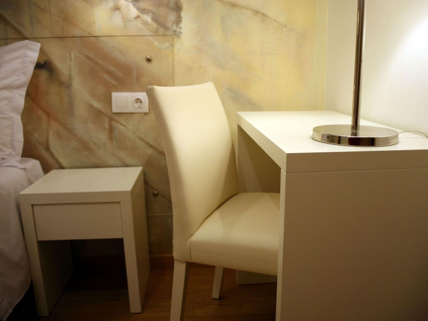 Lisbon-Style-Guesthouse-Room-14