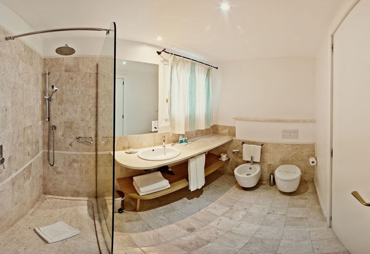 Luci-Di-La-Muntagna-Room-45