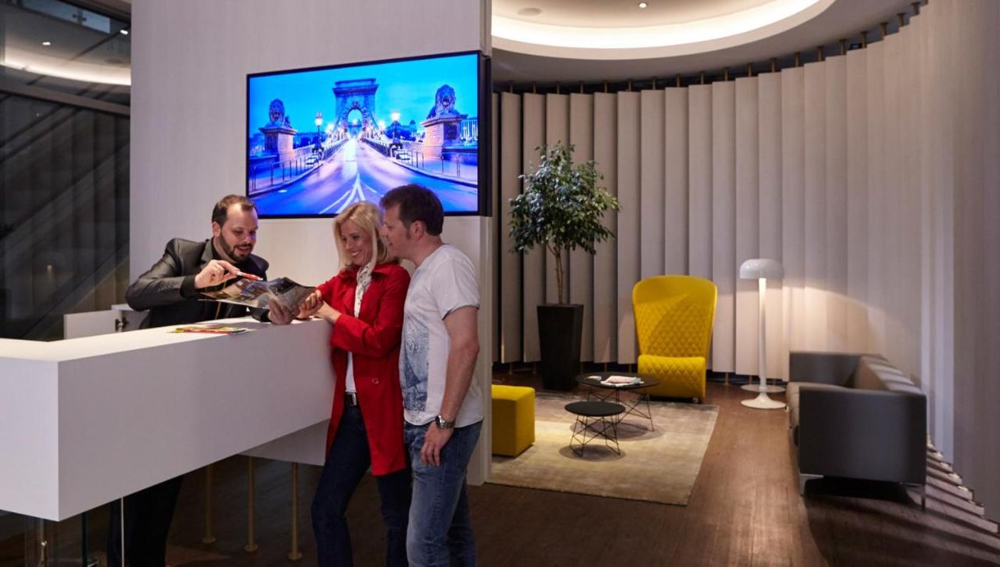 7Seasons-Apartments-Budapest-Lobby-11