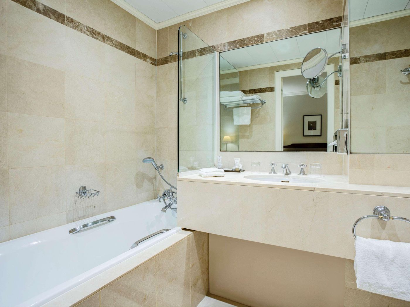 Royal-Saint-Honore-Room-40