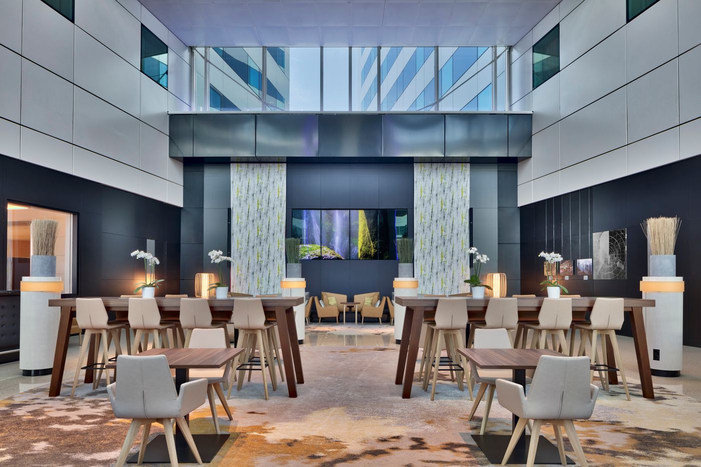 Sheraton-Amsterdam-Airport-Hotel-And-Conference-Center-Bar-16