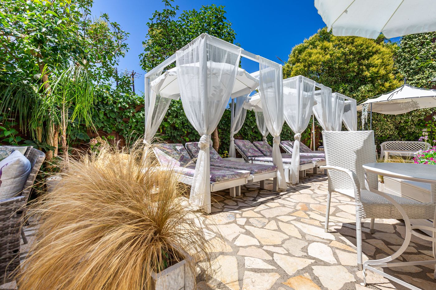 V.A. Boutique Apartments & Suites