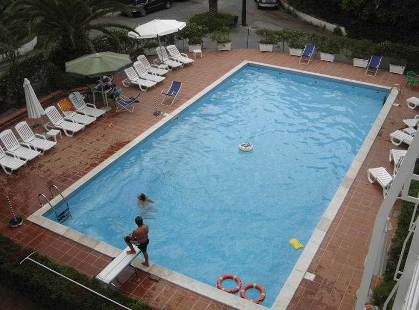 Hotel-Conchiglia-D-Oro-Pool-2