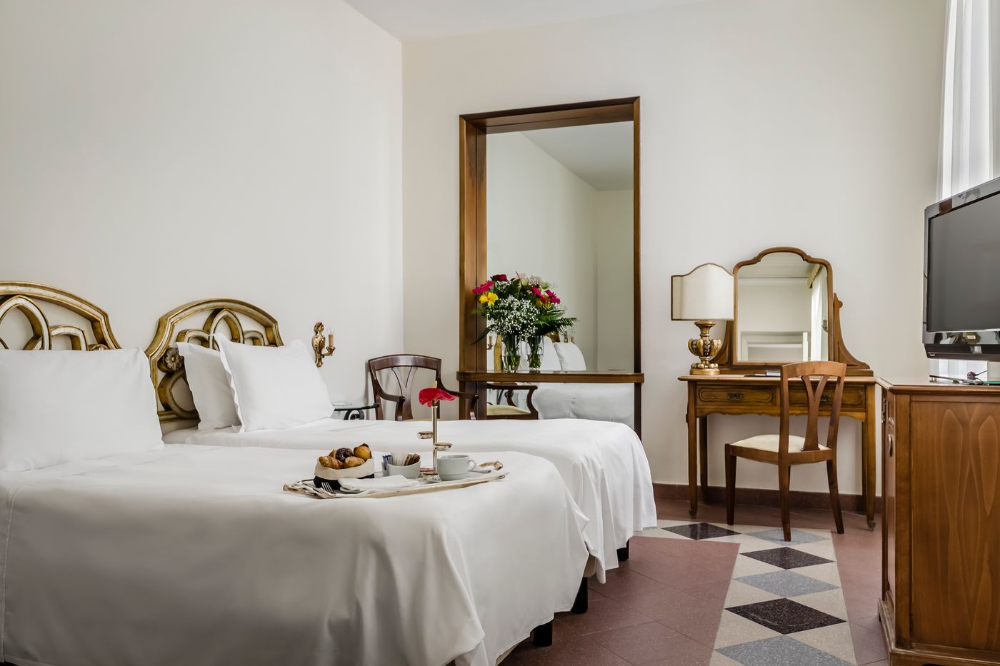 Eurostars-Centrale-Palace-Room-8