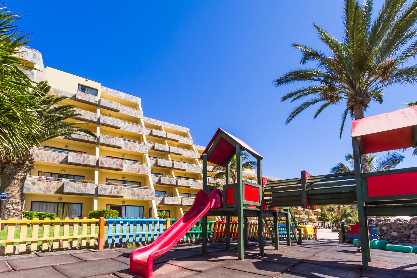 BlueBay-Beach-Club-Sports-and-Entertainment-13