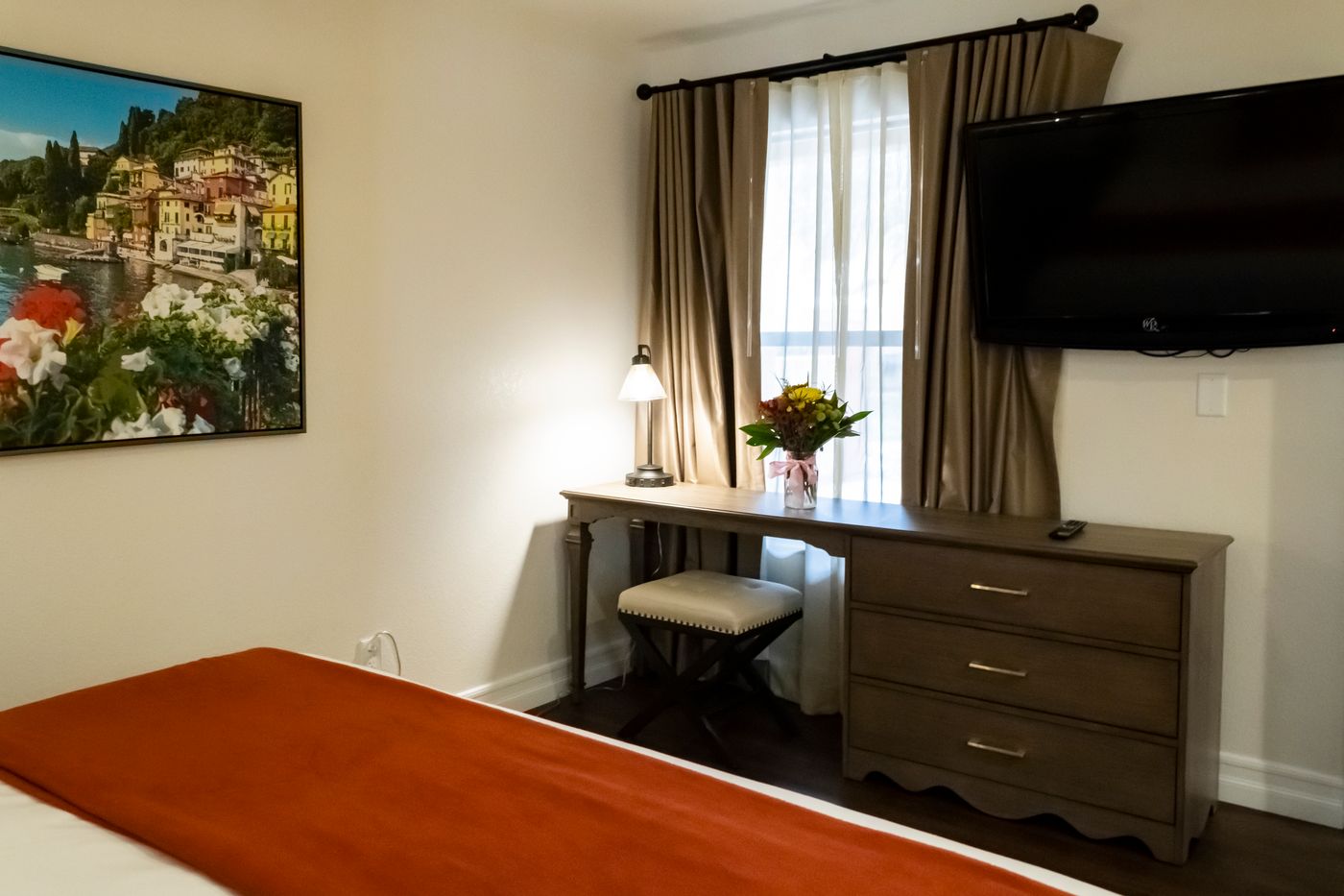 Westgate-Flamingo-Bay-Resort-Room-25