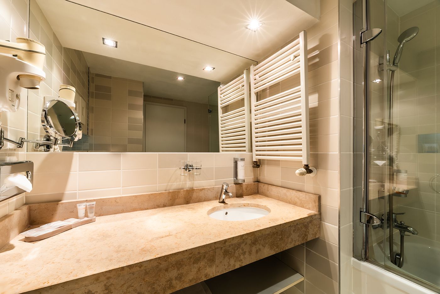 Atrium-Fashion-Hotel-Room-39