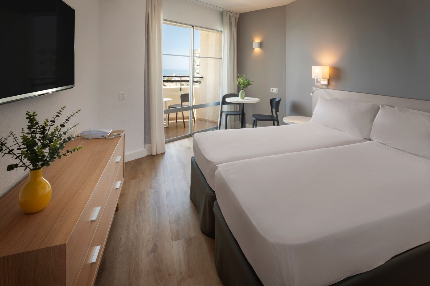 02.10.25 Sol Puerto Marina