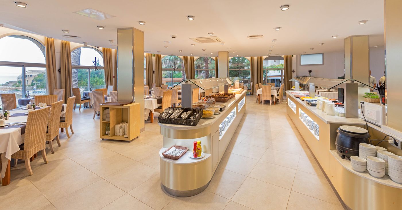 Eden-Roc-Restaurant-40