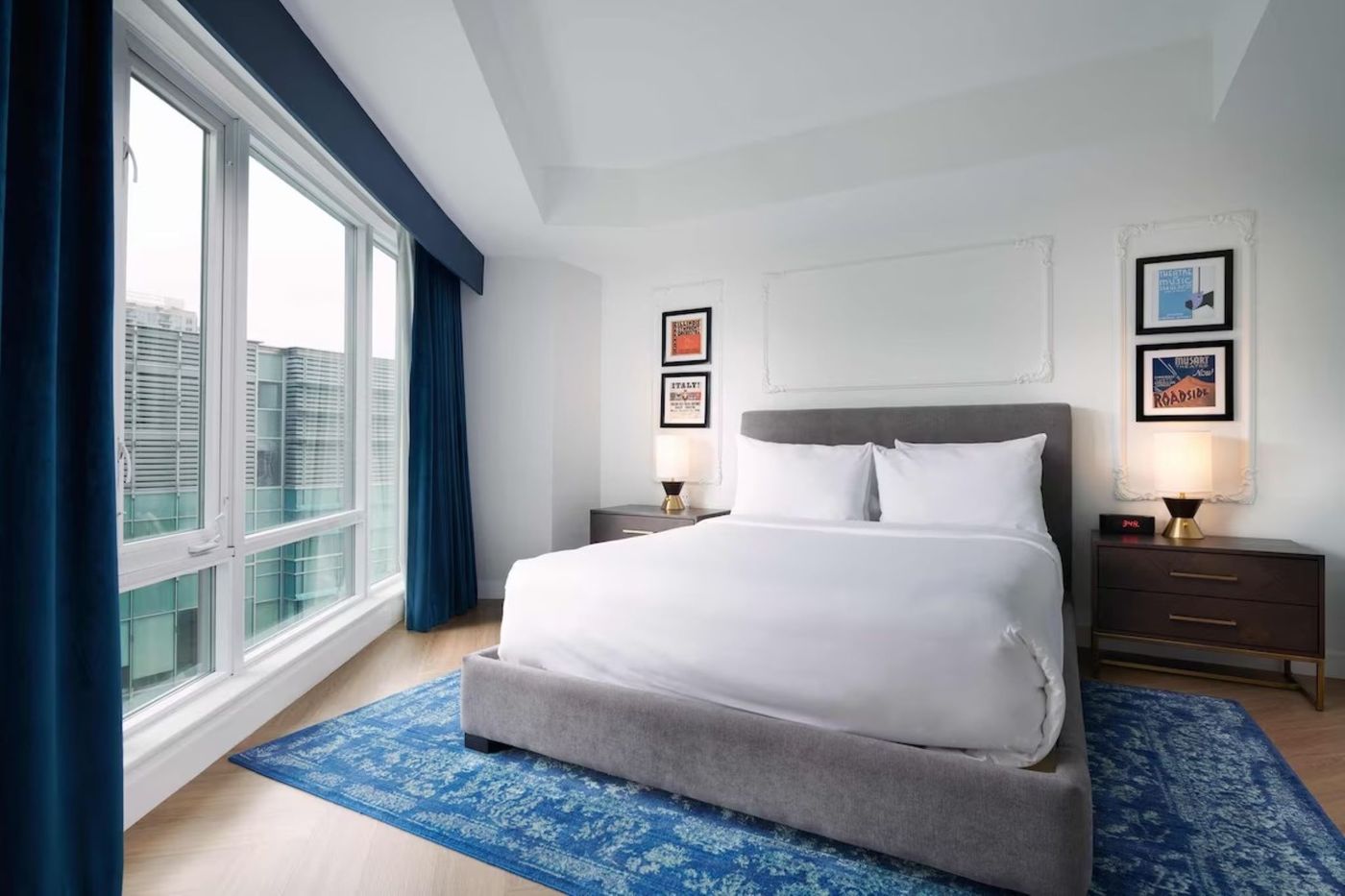 Pantages Hotel Downtown Toronto-Canada-TORONTO-Room-3