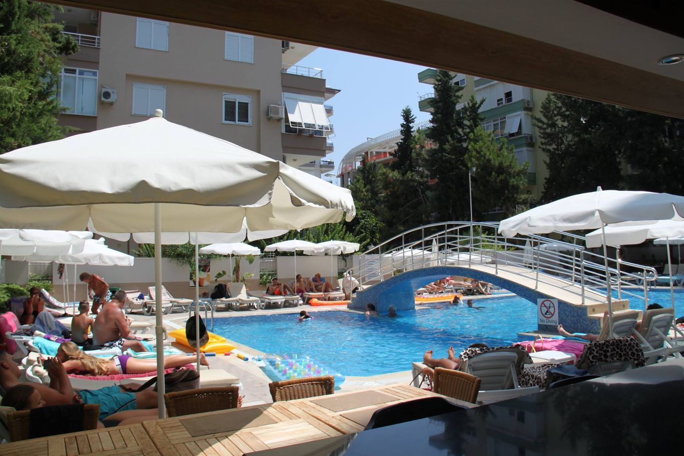 Elite-Orkide-Suite-Hotel-Pool-3