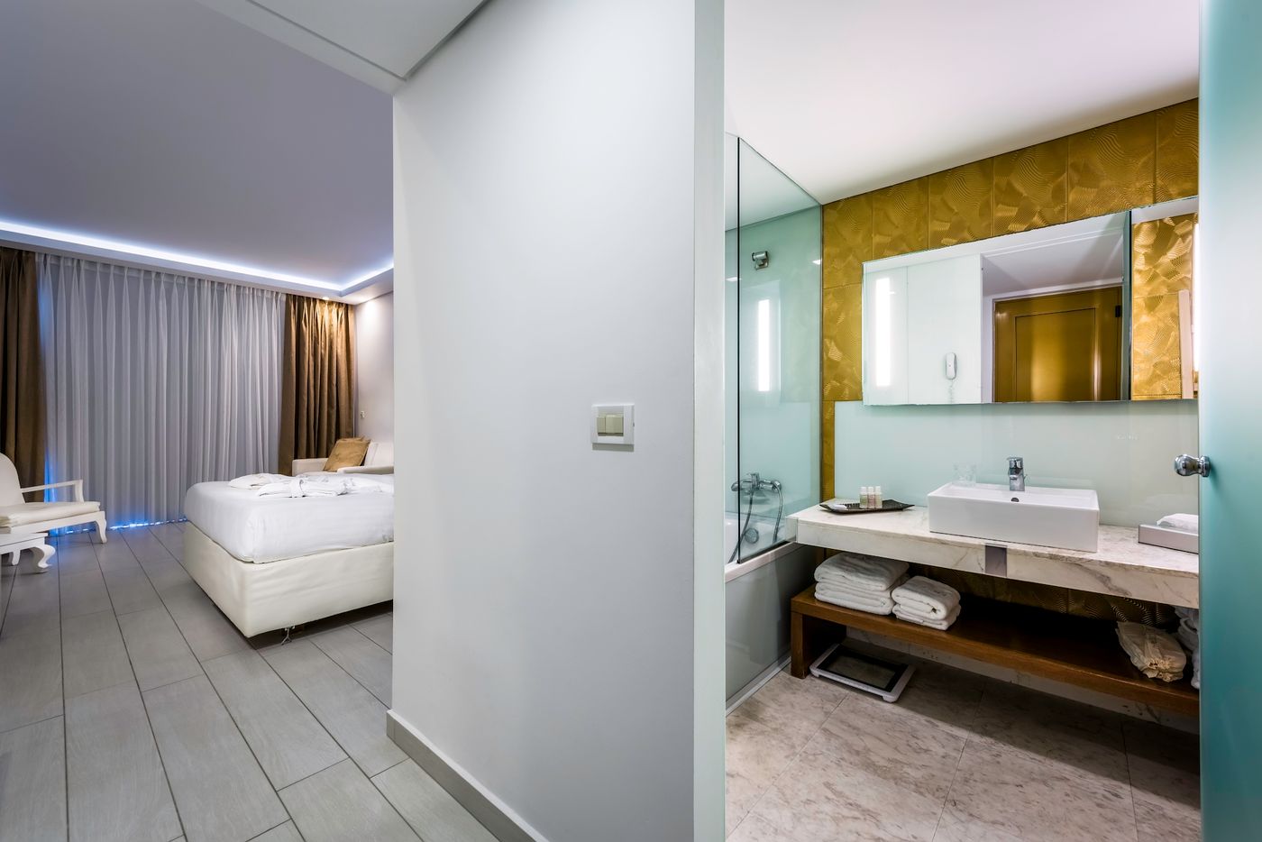 Diamond-Deluxe-Room-34