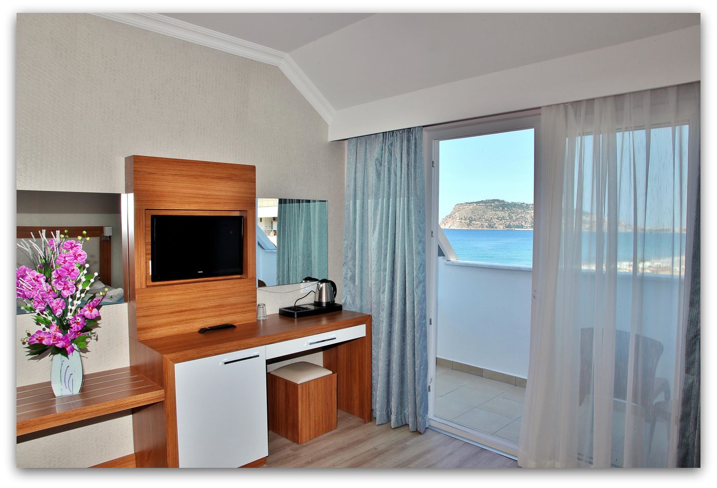 Mesut-Hotel-Room-17