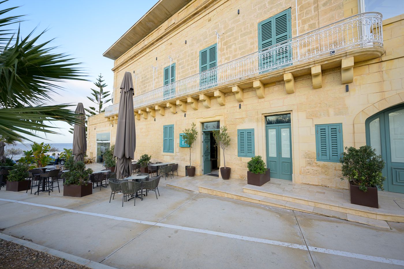 Xvi-Suites-Restaurant-1