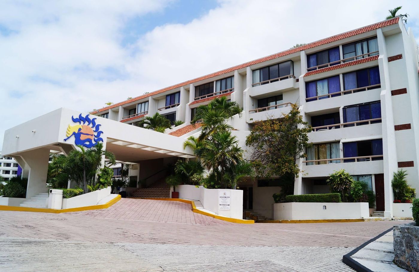 Solymar-Beach-Resort-Lobby-14