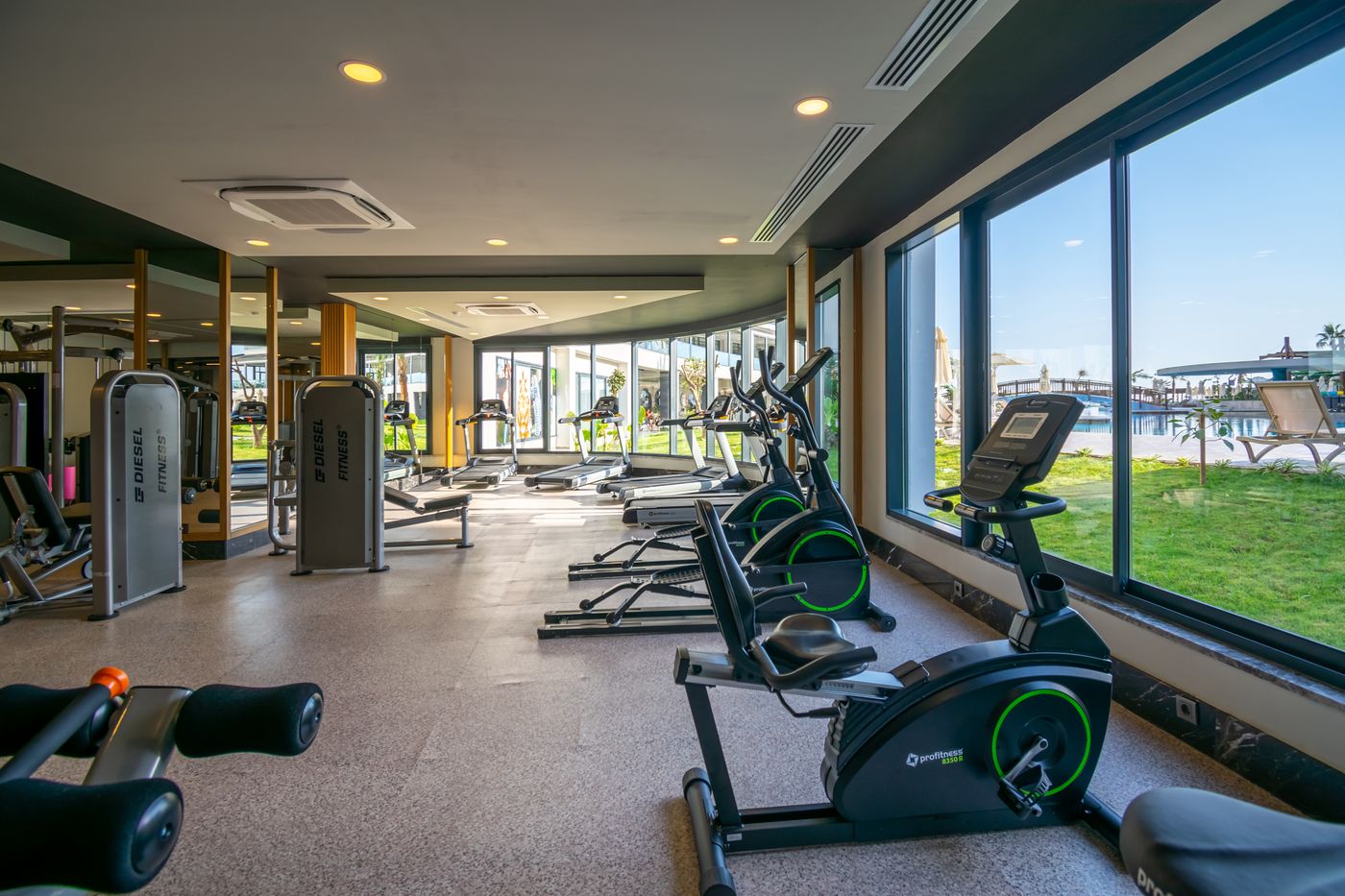 Armas-Bella-Luna-Sports-and-Entertainment-70