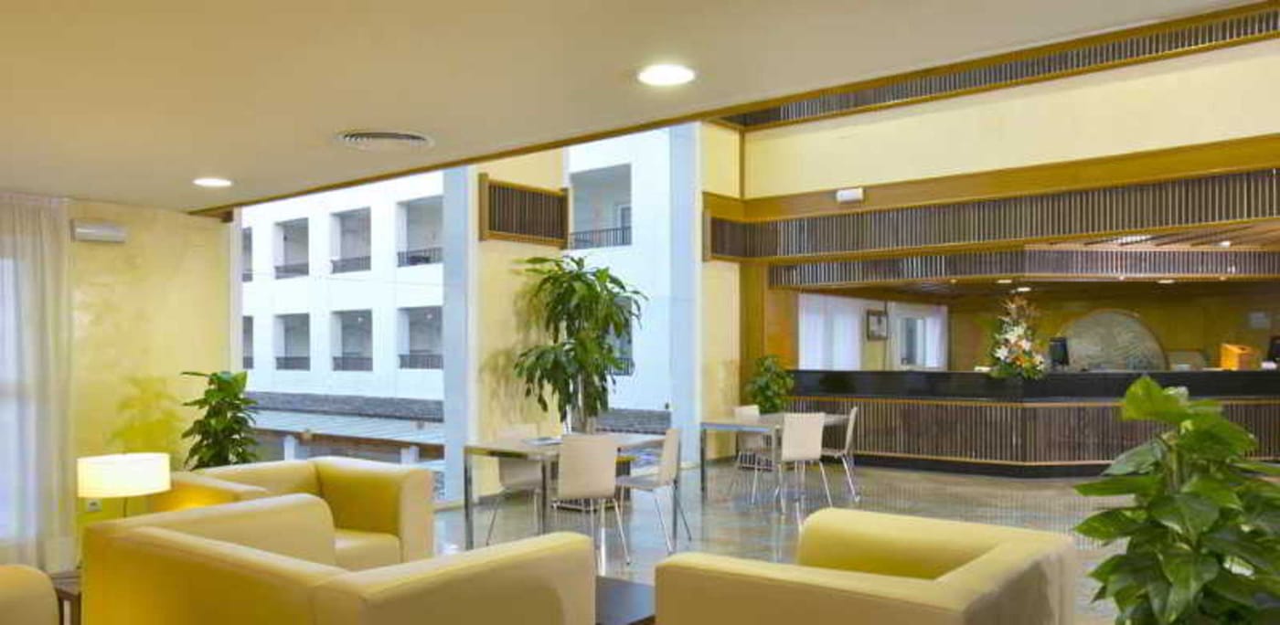 Mac-Puerto-Marina-Benalmadena-Lobby-48